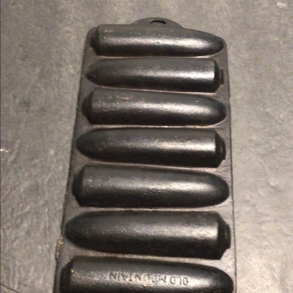 Vintage 12in Cast Iron Old Mountain Corn Bread Pan - Picture 3 of 5